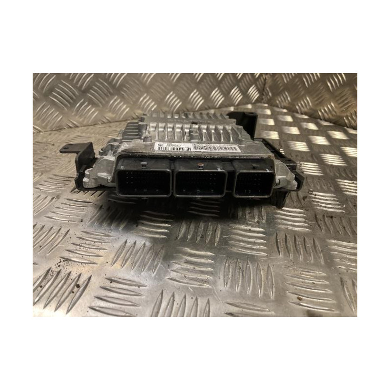Calculateur moteur PEUGEOT 407 PHASE 1 BREAK d’occasion