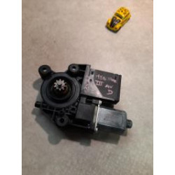 Moteur essuie glace avant droit RENAULT MEGANE 3 PHASE 1 d’occasion