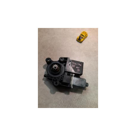 Moteur essuie glace avant droit RENAULT MEGANE 3 PHASE 1 d’occasion