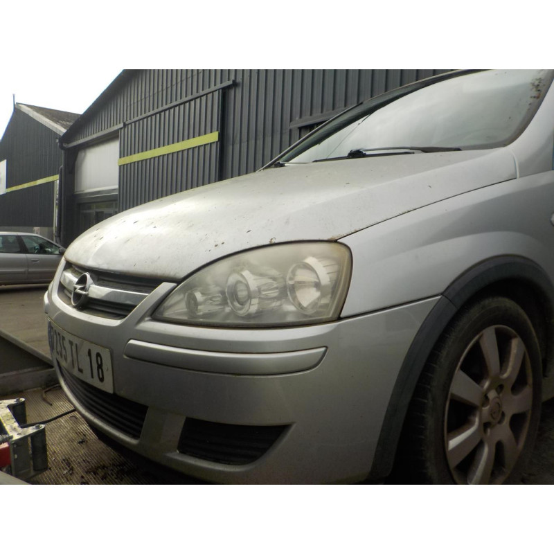 Feu arriere principal gauche (feux) OPEL CORSA C PHASE 2 d’occasion