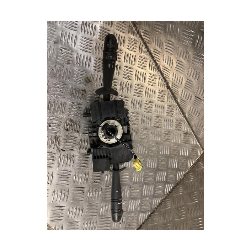 Com (Bloc Contacteur Tournant+Commodo Essuie Glace+Commodo Phare) RENAULT TWINGO 2 PHASE 1 d’occasion