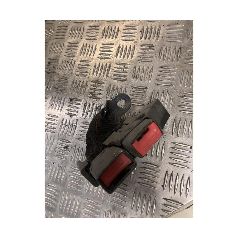 Attache ceinture arriere droit RENAULT CLIO 3 PHASE 1 BREAK d’occasion