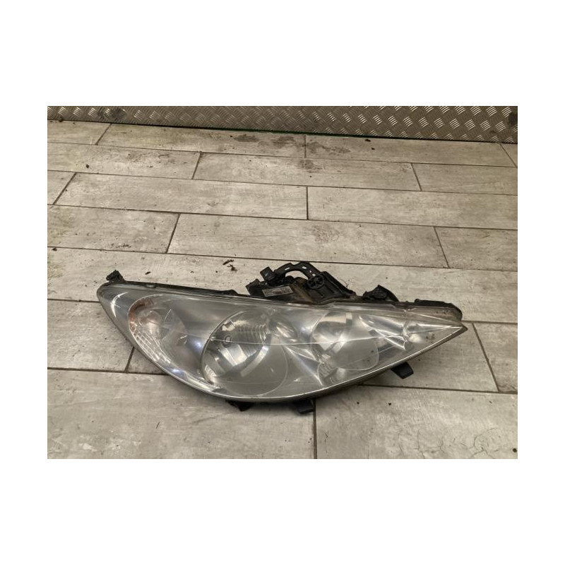 Optique avant principal droit (feux)(phare) PEUGEOT 207 PHASE 2 BREAK d’occasion
