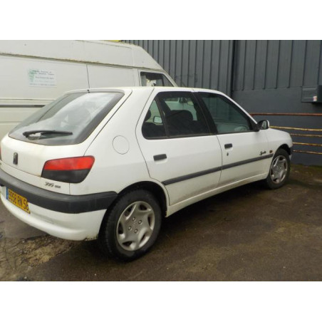 Feu arriere principal gauche (feux) PEUGEOT 306 PHASE 2 d’occasion