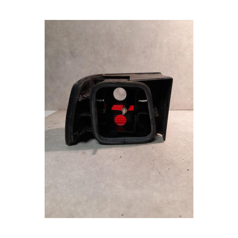 Feu arriere principal droit (feux) CITROEN XANTIA PHASE 2 BREAK d’occasion