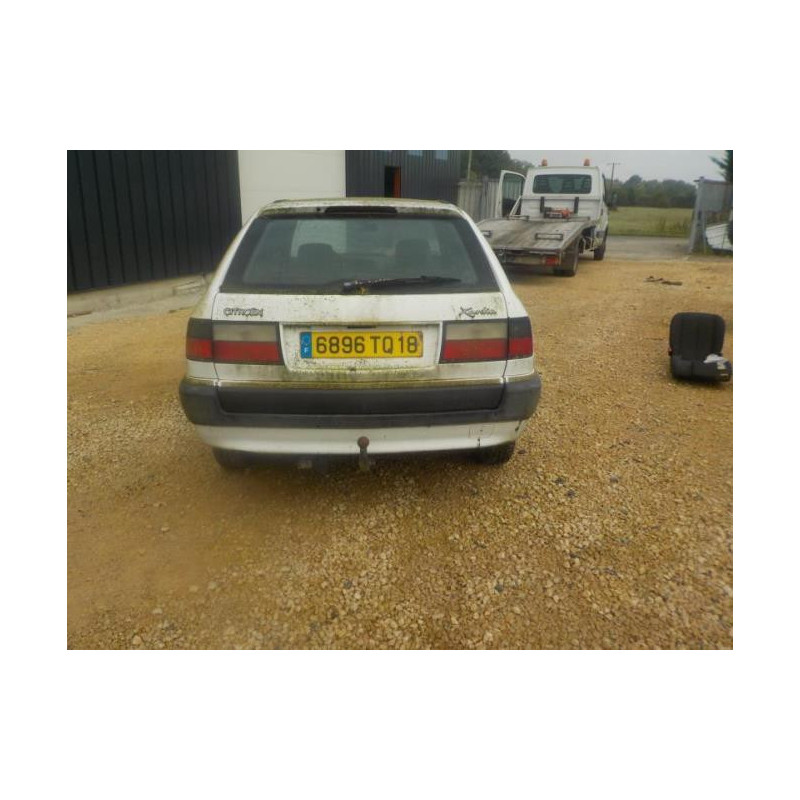 Feu arriere principal droit (feux) CITROEN XANTIA PHASE 2 BREAK d’occasion