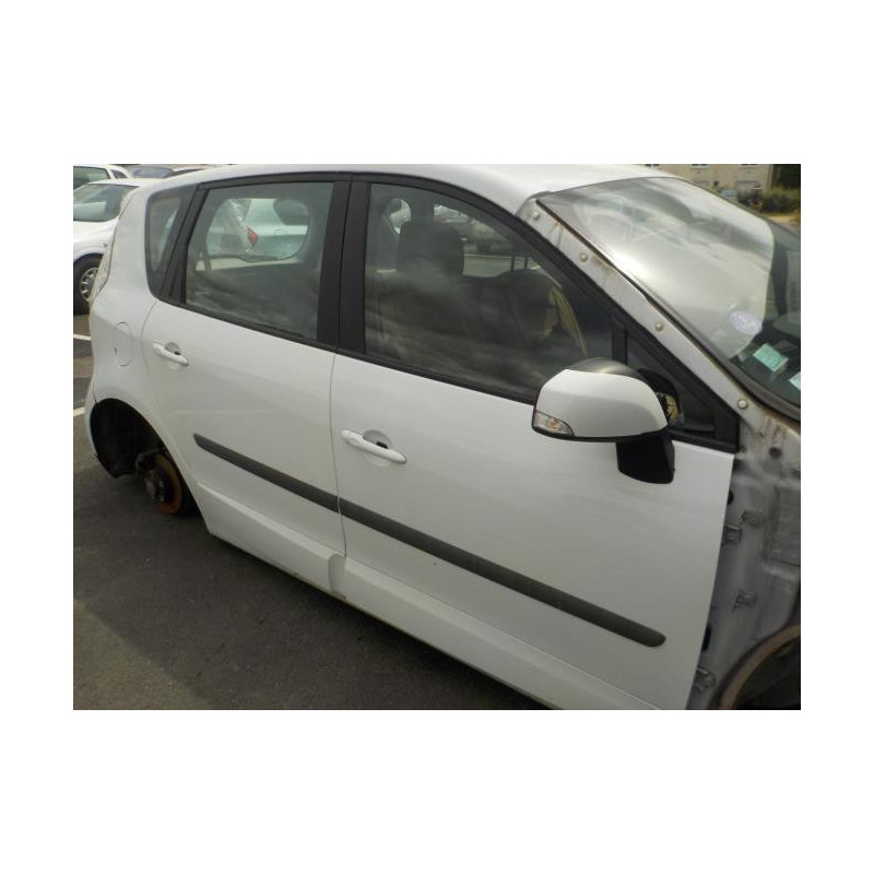 Serrure avant gauche RENAULT SCENIC 3 PHASE 3 d’occasion