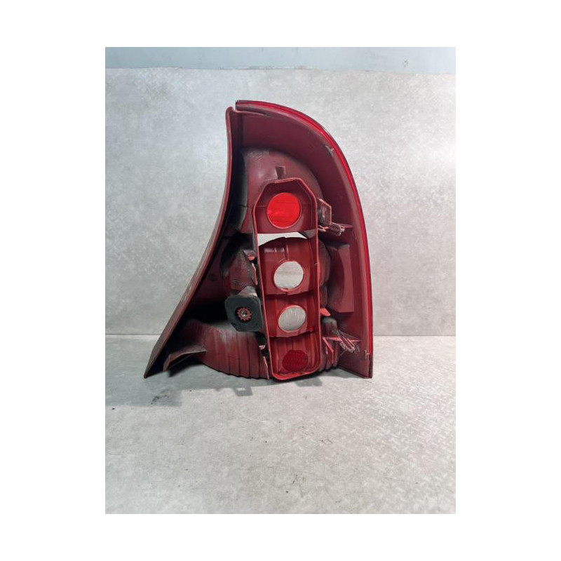 Feu arriere principal droit (feux) RENAULT CLIO 2 PHASE 2 d’occasion