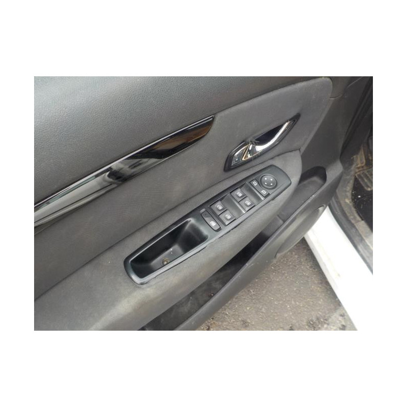 Moyeu avant gauche RENAULT SCENIC 3 PHASE 3 d’occasion