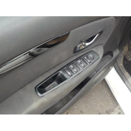 Moyeu avant gauche RENAULT SCENIC 3 PHASE 3 d’occasion