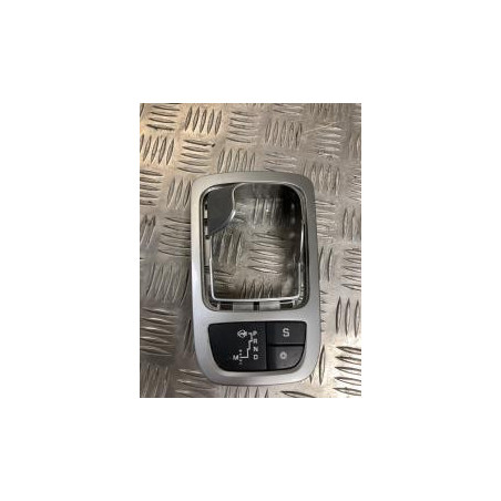 Console central (interieur plastique) CITROEN C5 2 d’occasion
