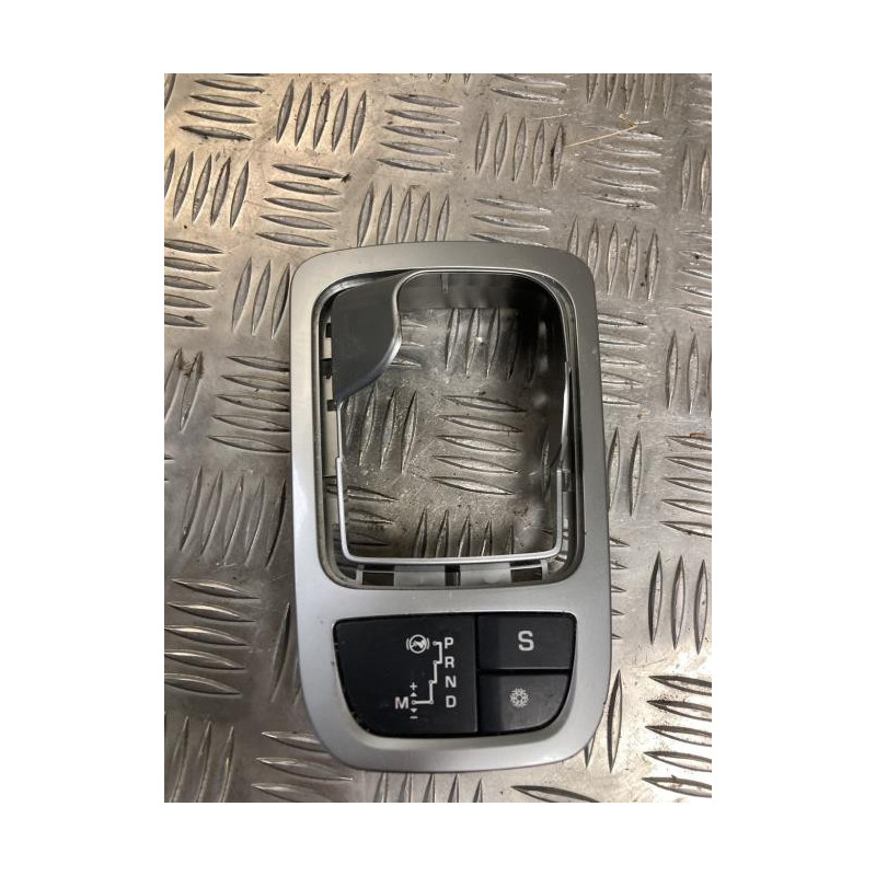 Console central (interieur plastique) CITROEN C5 2 d’occasion
