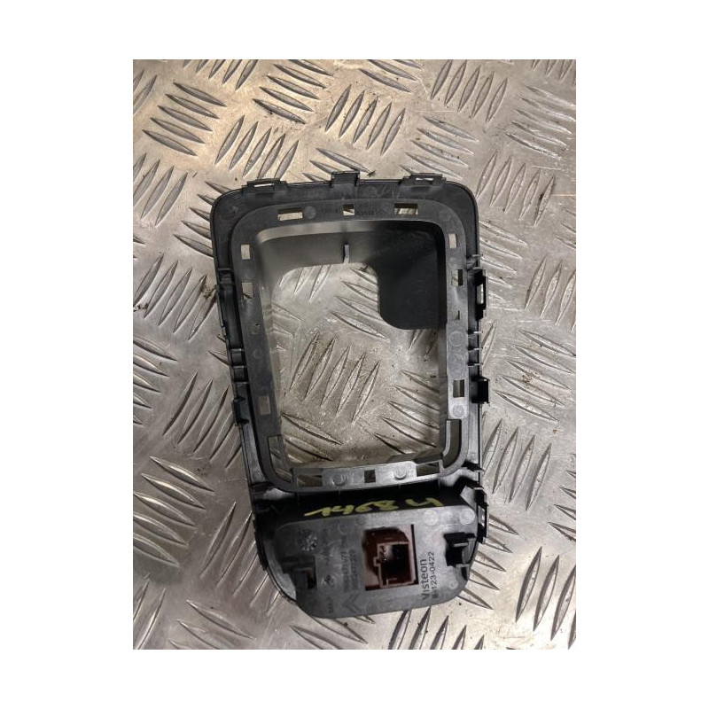 Console central (interieur plastique) CITROEN C5 2 d’occasion