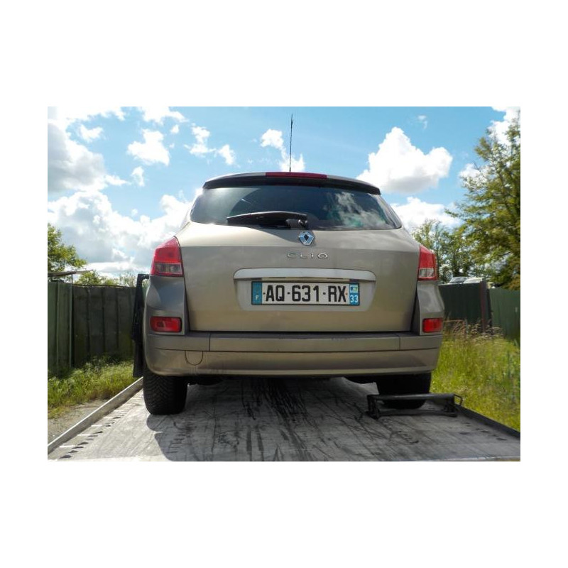 Feu arriere stop central RENAULT CLIO 3 PHASE 2 BREAK d’occasion