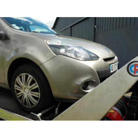 Feu arriere stop central RENAULT CLIO 3 PHASE 2 BREAK d’occasion