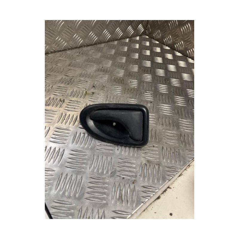 Poignee interieur avant gauche RENAULT MASTER 2 PHASE 3 d’occasion