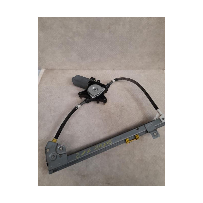 Leve vitre electrique arriere droit RENAULT SCENIC 1 PHASE 2 d’occasion