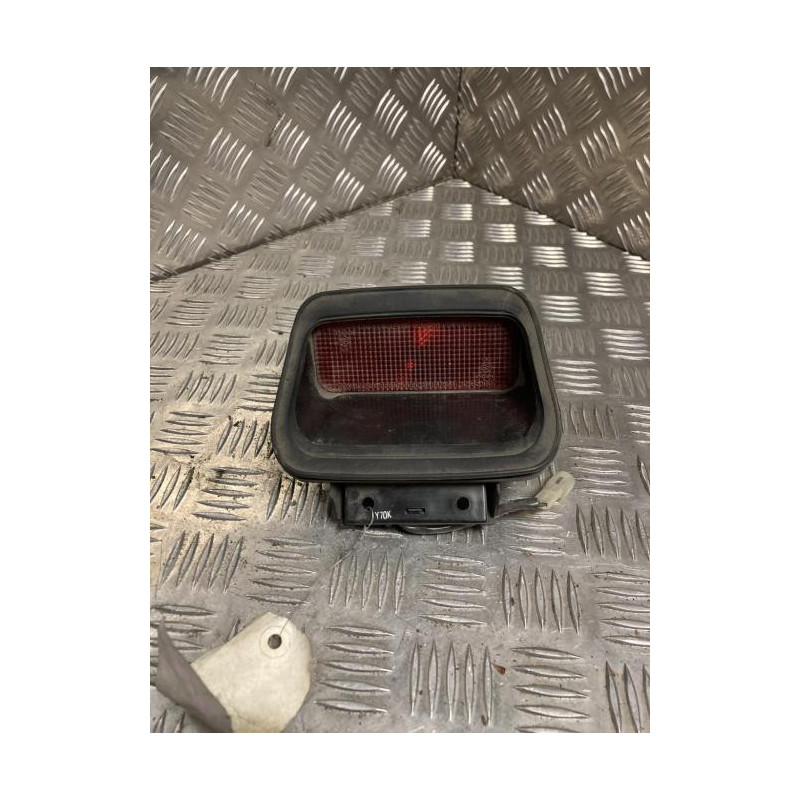 Feu arriere stop central SUZUKI SWIFT 2 PHASE 1 d’occasion