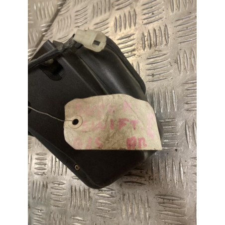 Feu arriere stop central SUZUKI SWIFT 2 PHASE 1 d’occasion