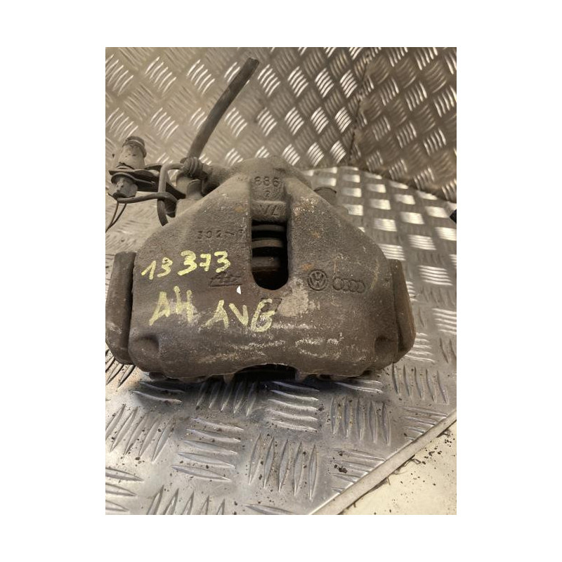 Etrier avant gauche (freinage) AUDI A4 2 PHASE 1 d’occasion