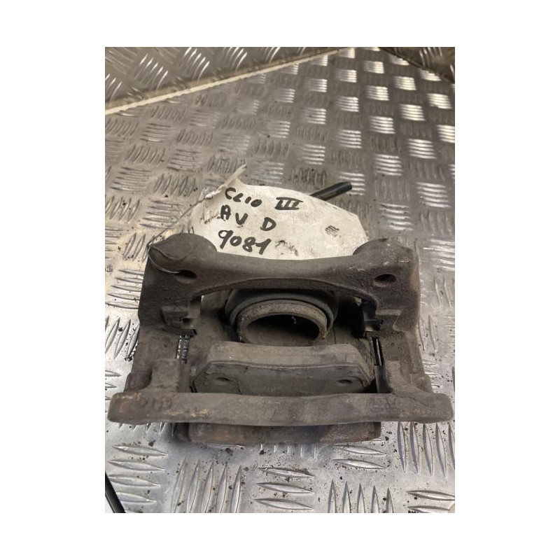 Etrier avant droit (freinage) RENAULT CLIO 3 PHASE 1 d’occasion