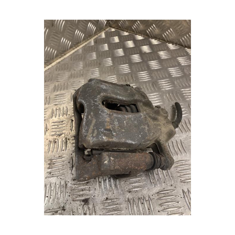 Etrier avant droit (freinage) RENAULT CLIO 3 PHASE 1 d’occasion