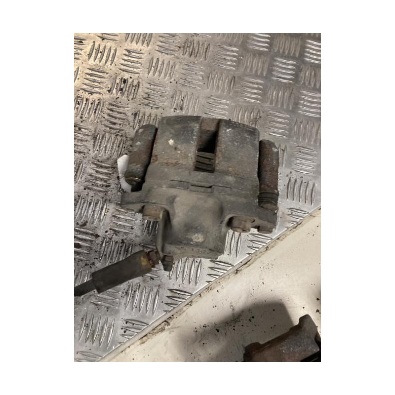 Etrier avant gauche (freinage) RENAULT CLIO 2 PHASE 2 d’occasion