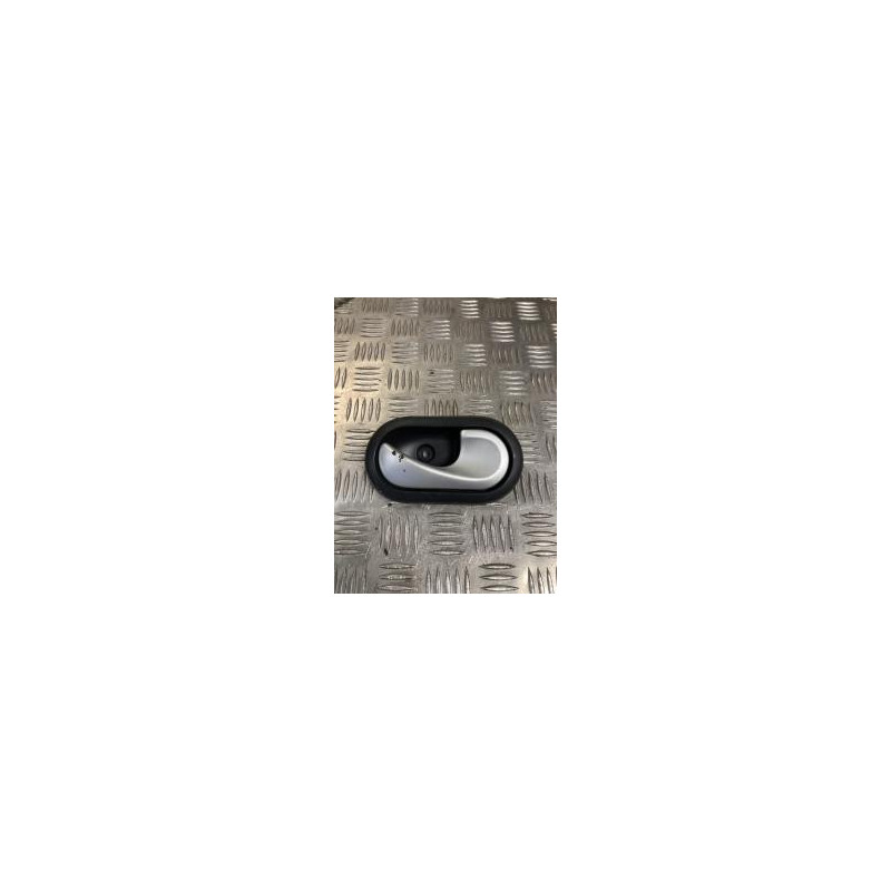 Poignee interieur avant droit DACIA SANDERO 1 d’occasion