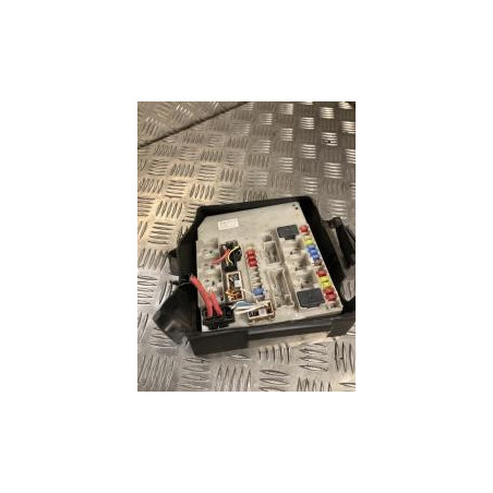 Porte fusible RENAULT CLIO 3 PHASE 1 d’occasion