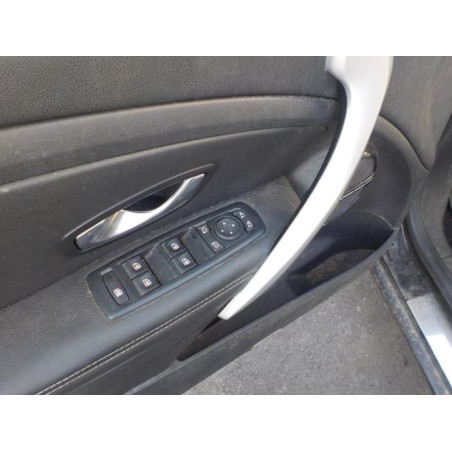 Platine feu arriere gauche RENAULT MEGANE 3 PHASE 1 BREAK d’occasion