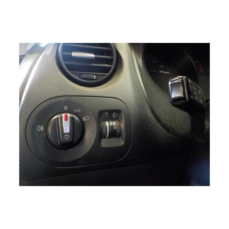 Vitre avant gauche SEAT TOLEDO 3 d’occasion