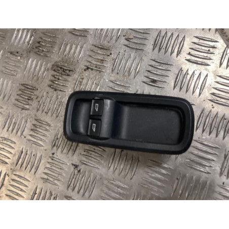 Interrupteur de leve vitre avant gauche FORD FIESTA 6 PHASE 1 d’occasion