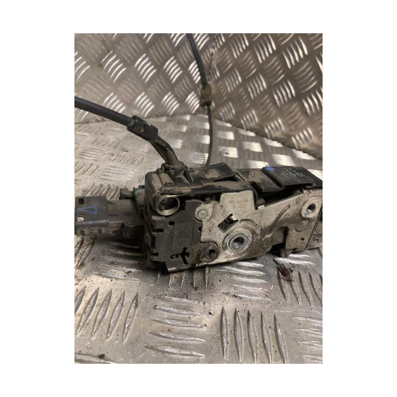 Serrure avant gauche NISSAN ALMERA 2 PHASE 1 d’occasion