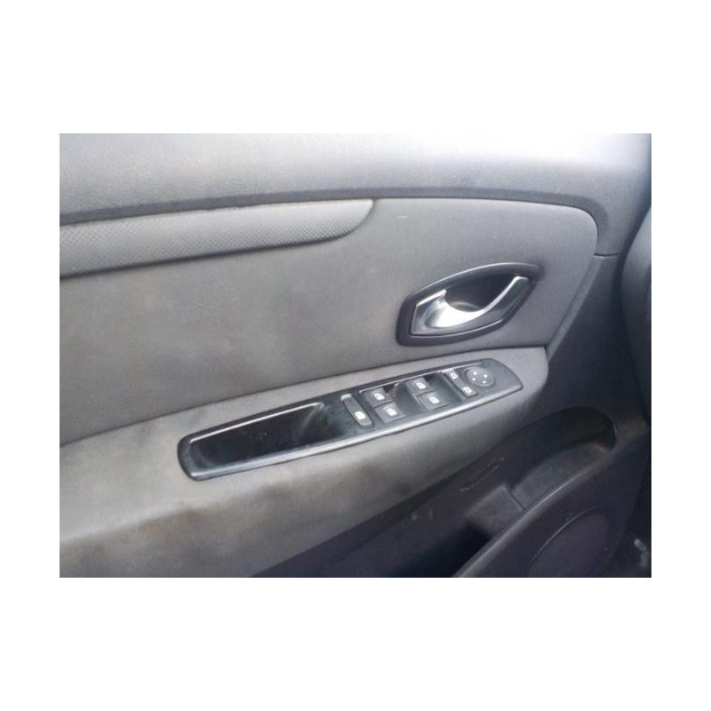 Feu arriere principal gauche (feux) RENAULT SCENIC 3 PHASE 1 d’occasion