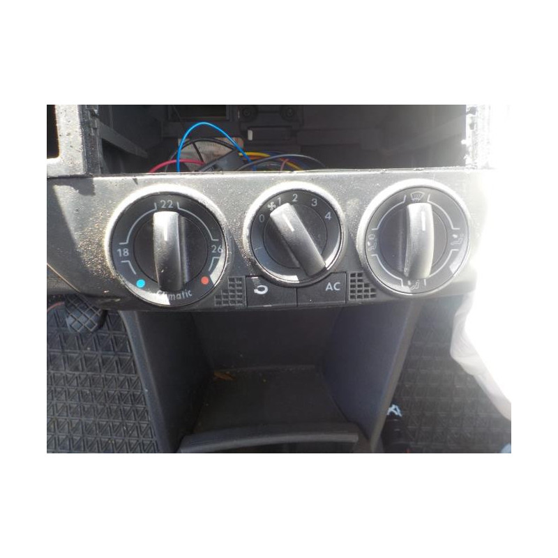 Feu arriere principal gauche (feux) VOLKSWAGEN POLO 4 PHASE 2 d’occasion