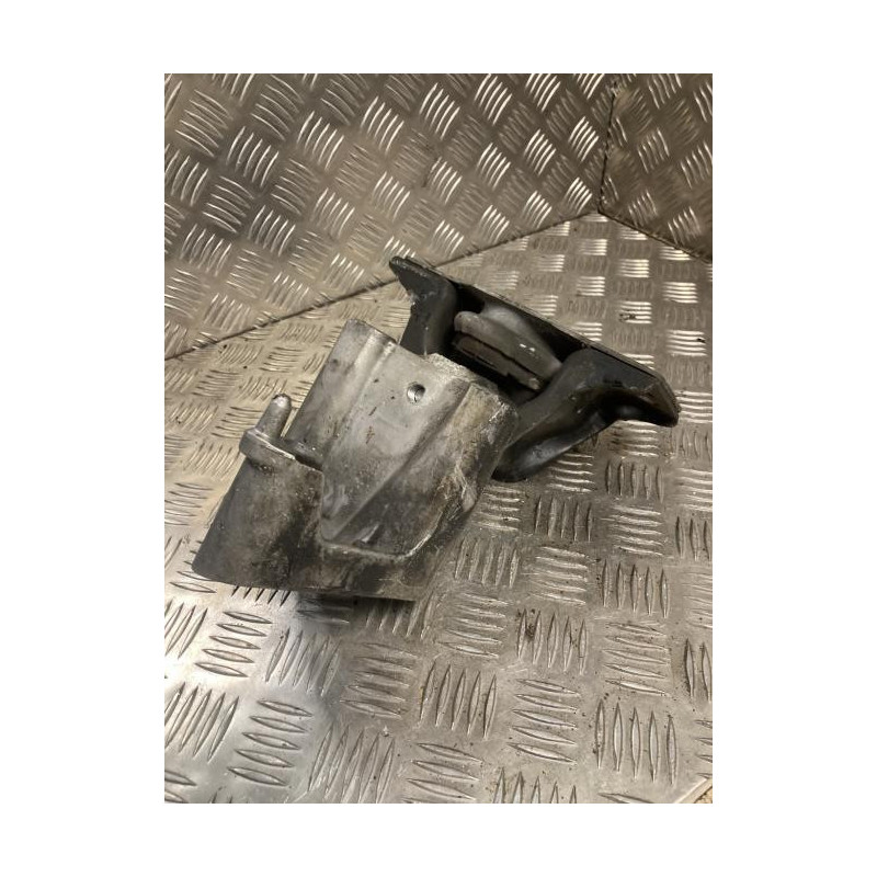 Support moteur droit RENAULT CLIO 3 PHASE 1 d’occasion