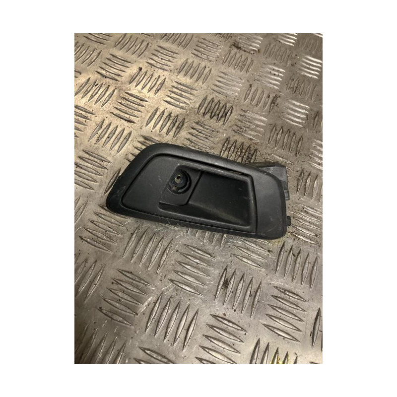 Poignee interieur arriere gauche FORD FIESTA 6 PHASE 1 d’occasion