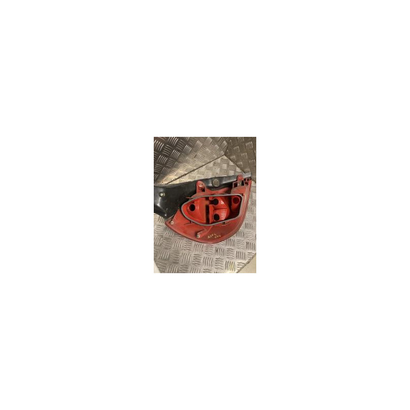 Feu arriere principal droit (feux) RENAULT CLIO 3 PHASE 1 d’occasion