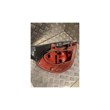 Feu arriere principal droit (feux) RENAULT CLIO 3 PHASE 1 d’occasion