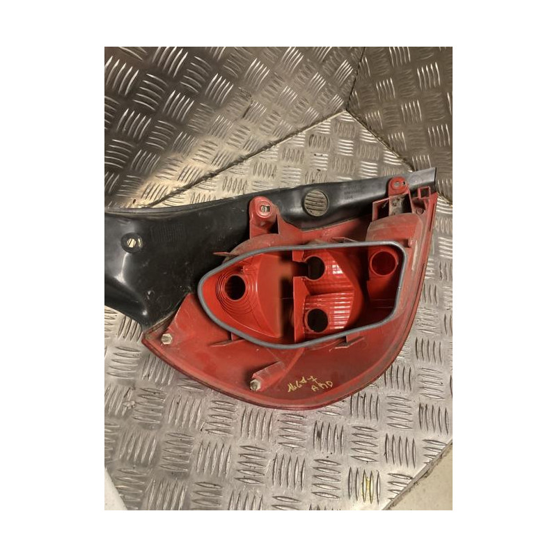 Feu arriere principal droit (feux) RENAULT CLIO 3 PHASE 1 d’occasion