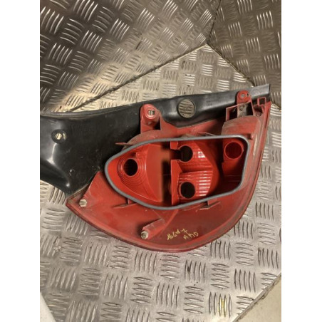 Feu arriere principal droit (feux) RENAULT CLIO 3 PHASE 1 d’occasion