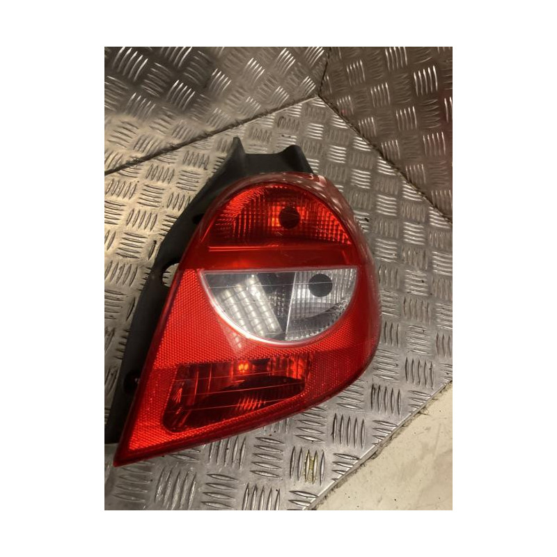Feu arriere principal droit (feux) RENAULT CLIO 3 PHASE 1 d’occasion