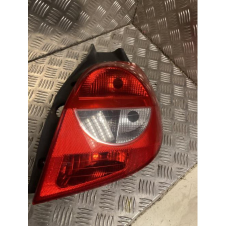 Feu arriere principal droit (feux) RENAULT CLIO 3 PHASE 1 d’occasion