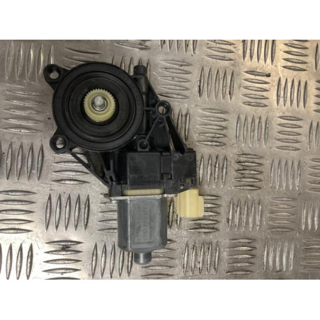 Moteur leve vitre avant droit FORD FIESTA 6 PHASE 1 d’occasion