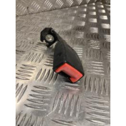 Attache ceinture arriere gauche FORD FIESTA 6 PHASE 1 d’occasion