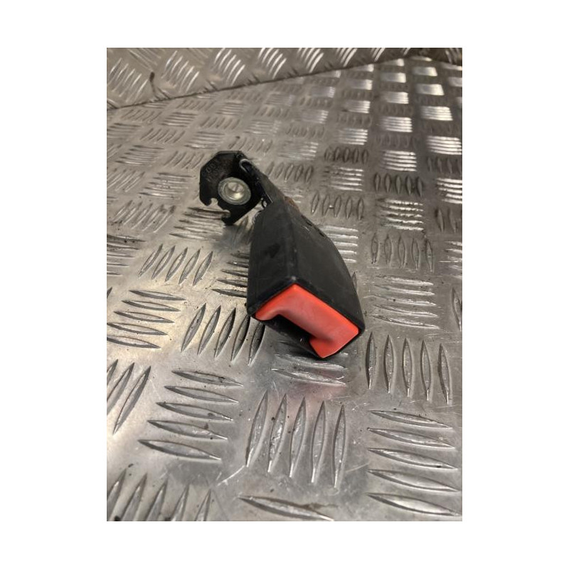 Attache ceinture arriere gauche FORD FIESTA 6 PHASE 1 d’occasion