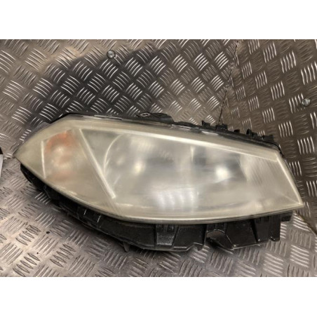 Optique avant principal droit (feux)(phare) RENAULT MEGANE 2 PHASE 1 d’occasion