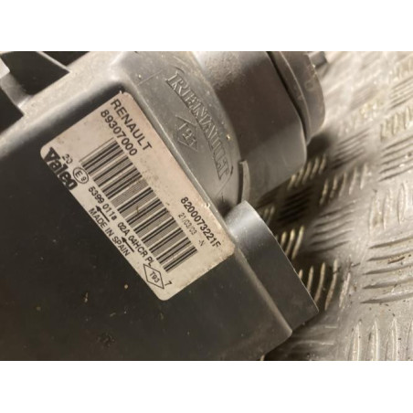 Optique avant principal droit (feux)(phare) RENAULT MEGANE 2 PHASE 1 d’occasion