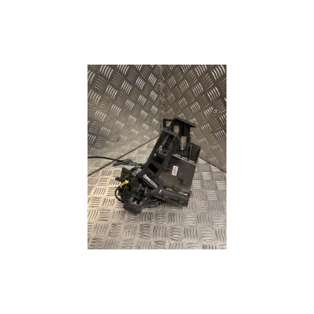 Serrure arriere droit FORD FIESTA 6 PHASE 1 d’occasion