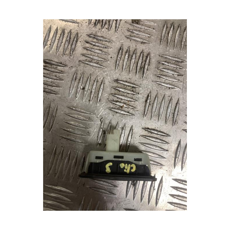 Bouton de coffre RENAULT CLIO 3 PHASE 1 d’occasion